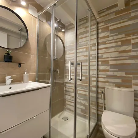 Appartement Douillet Avec Terrasse Talence Esterno foto