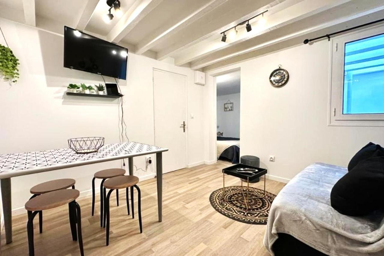 Douillet Avec Terrasse Apartment *